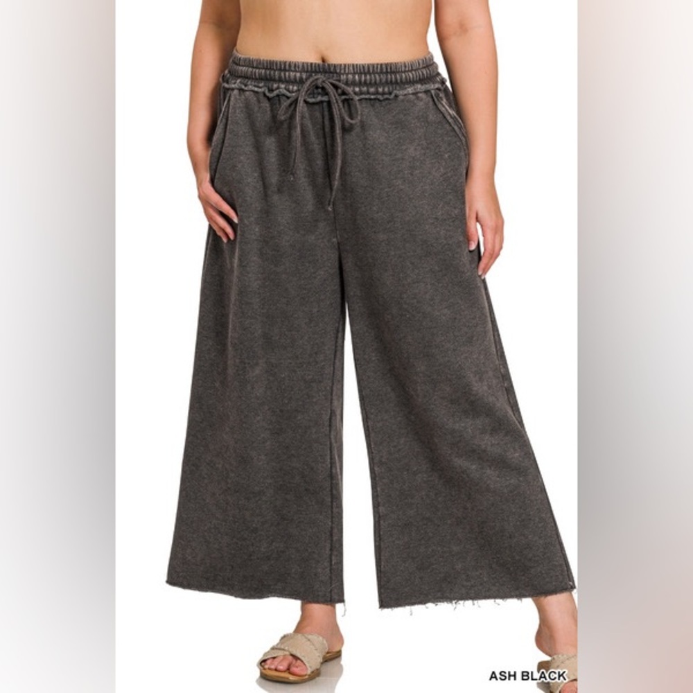 Closeout Zenana C9 PLUS ACID WASH FLEECE SWEATPANTS WITH POCKETS in Black